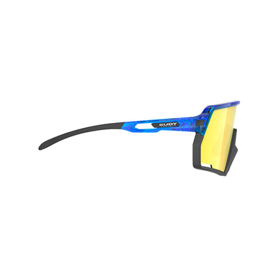 Rudy Project Kelion sport sunglasses are perfect for all outdoor activities including running, cycling, gravel biking, mountain biking, golf and pickleball#color_kelion-crystal-blue-with-multilaser-yellow-lenses